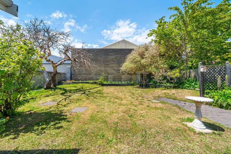 22 Kensington Avenue Petone_27