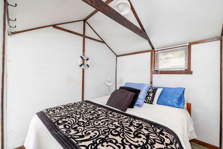 301 Marine Drive Charteris Bay_10