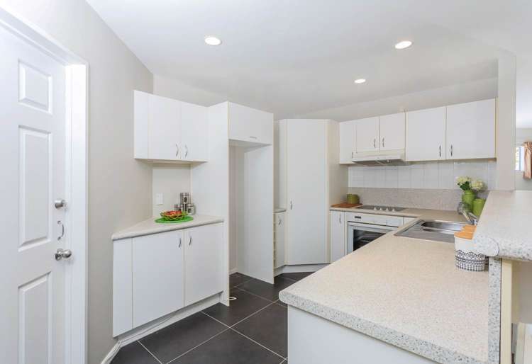 83 Old Lake Road Narrow Neck_14