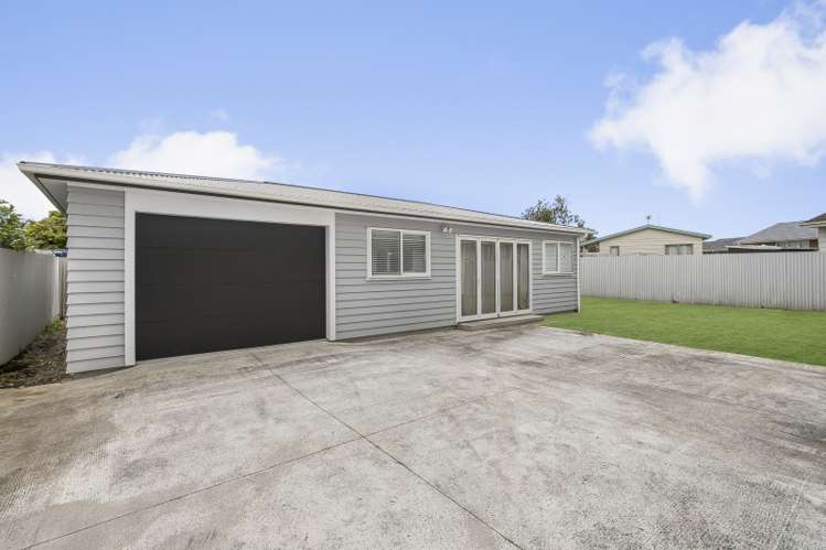 11a Windrush Close_0