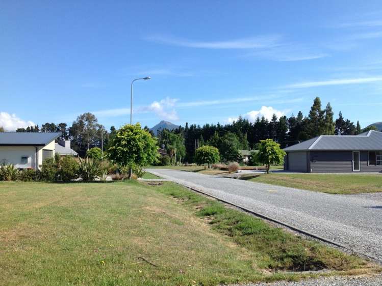 10 Pigeon Place Glenorchy_11