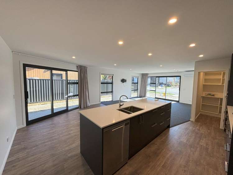 25 Wallis Drive 10126_2
