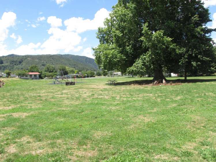 11 Plaskett Street Reefton_6