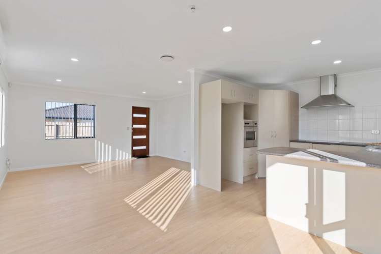8 Carn Place Manurewa_24