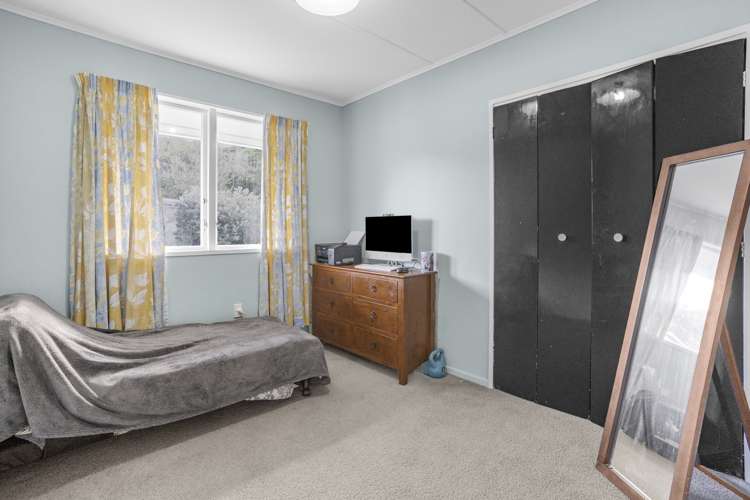 18 Kumeroa Grove Wainuiomata_11