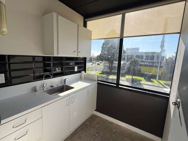 3053 Great North Road New Lynn_4