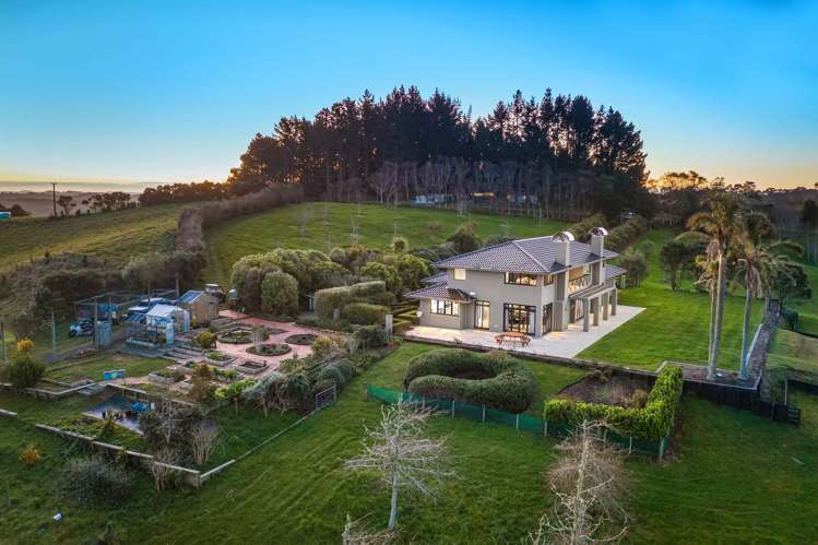 141 Valley Road Waitoki_31