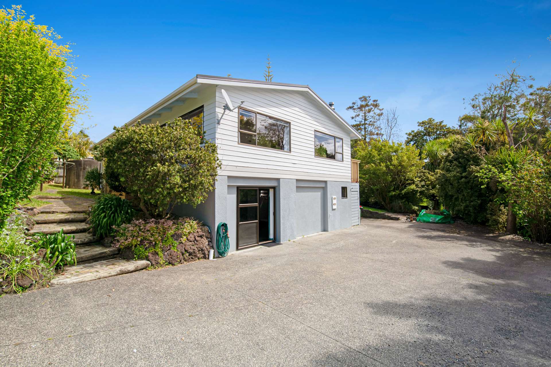 16 Dobell Road Stanmore Bay_0
