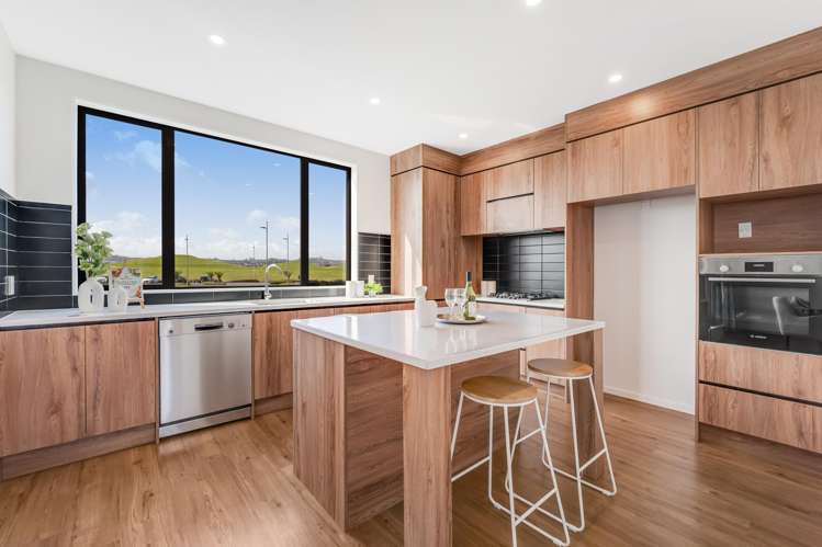 4 Te Whitinga Lane Flat Bush_3