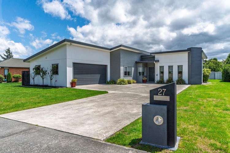 27 Armstrong Avenue_0