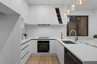 94 Takutai Avenue_1