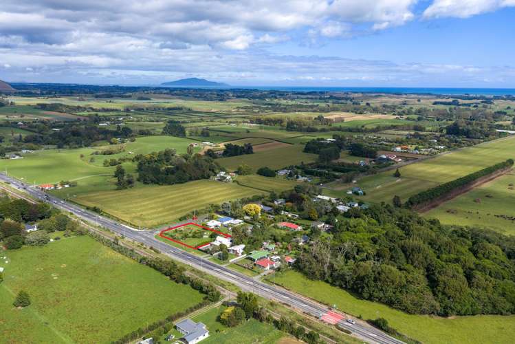 2 and 4 Waikawa Beach Road Manakau_3