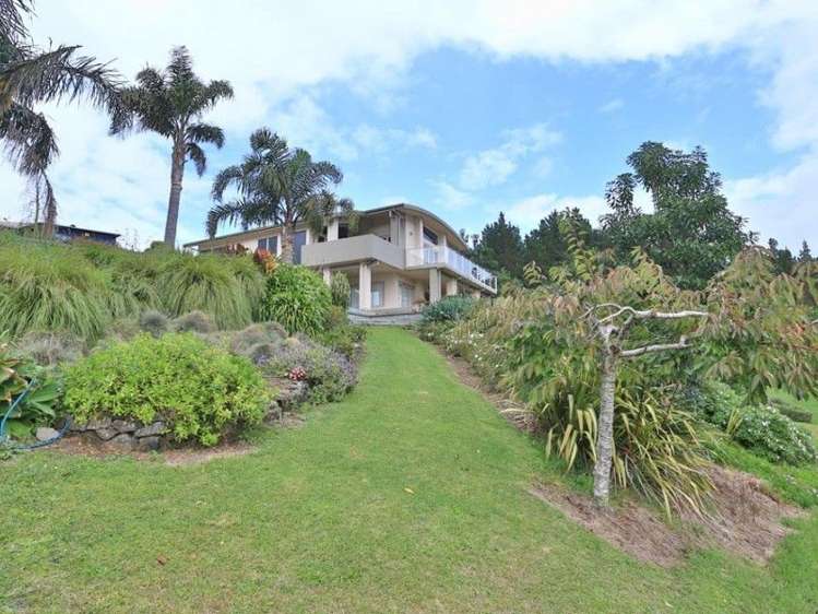 8 Governors Heights Whangamata_9