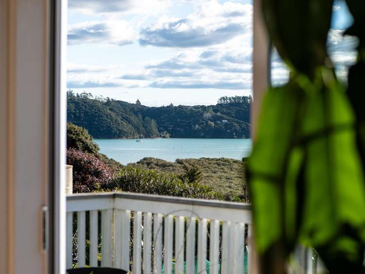 3 Lichen Grove Russell_22