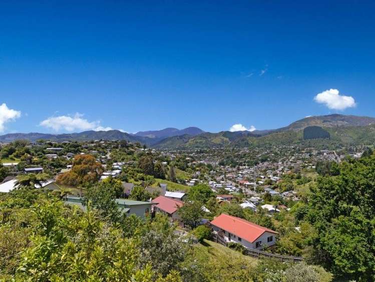 2/175 Princes Drive Britannia Heights_1