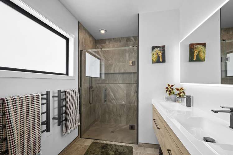 1506 Egmont Road Egmont Village_24