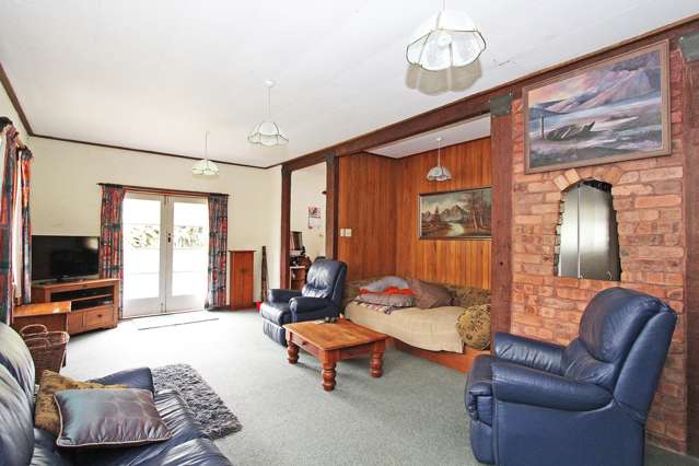 916 Fairdown Road Fairdown_3