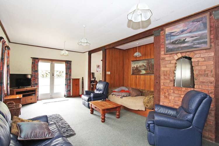 916 Fairdown Road Fairdown_3