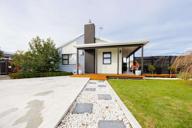 402 Park Road South Akina_36