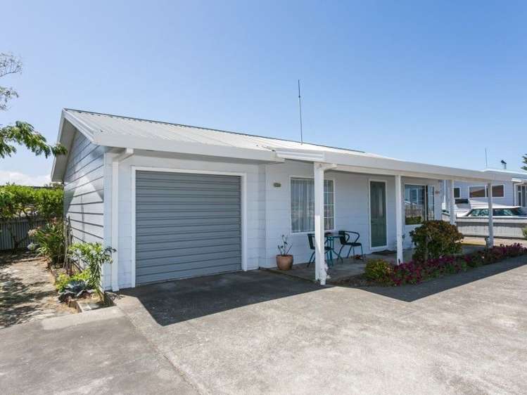 64a The Esplanade Westshore_12