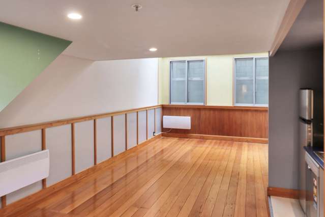 1-110/221-6 Left Bank 2185_3