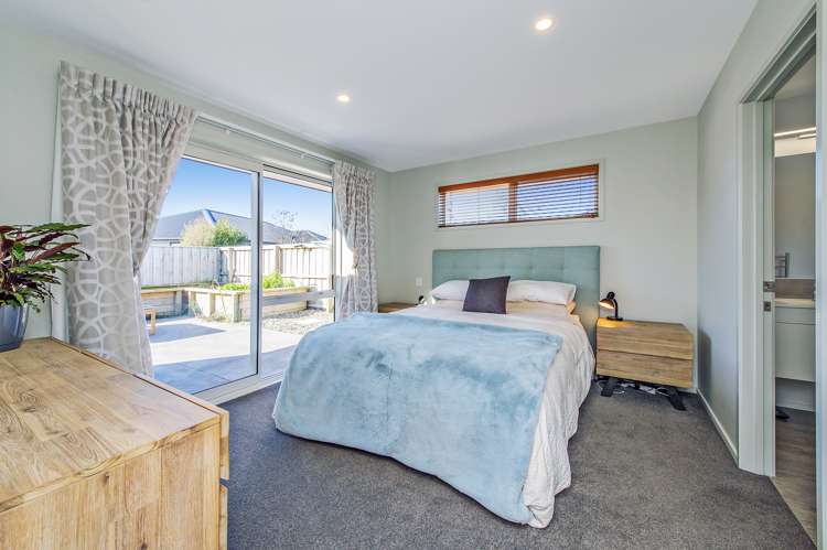 69 Sunline Avenue Lincoln_12