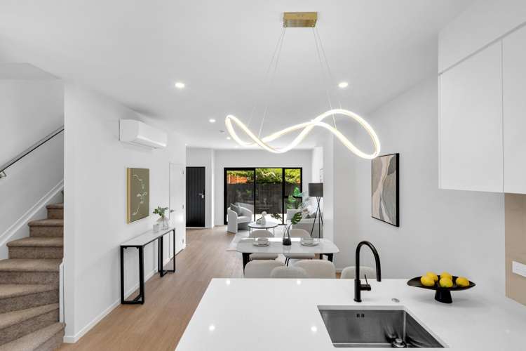 101B & D Gossamer Drive Pakuranga_16