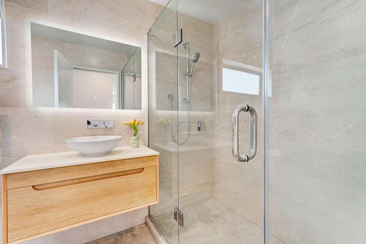 2A Tiri View Place Browns Bay_16