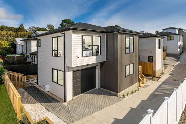 Charming Family Home In Rangitoto College Zone