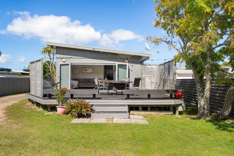 102B The Square Whangamata_13