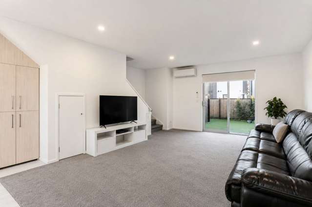 2/5 Matata Place Dallington_3