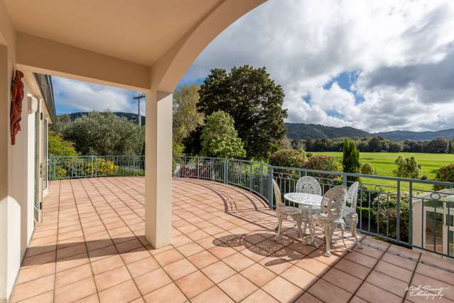 70 Barton Road Heretaunga_3