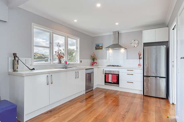 8 Glen Alton Avenue Paparangi_3