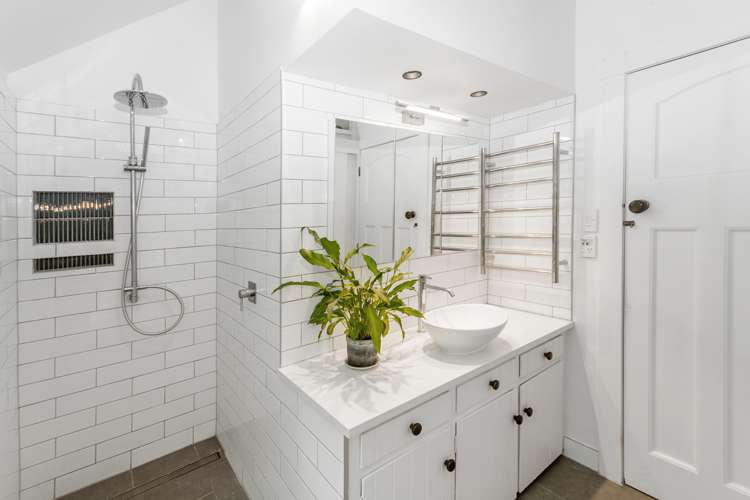 74 Scenic Drive Titirangi_9