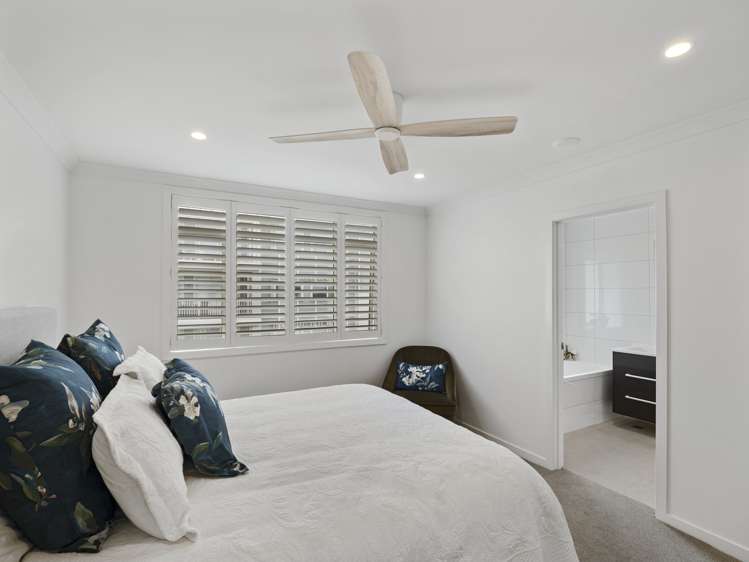 20 Eaves Bush Parade Orewa_14