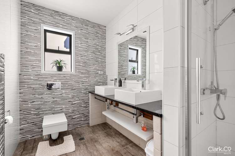 131 Endeavour Drive Whitby_13