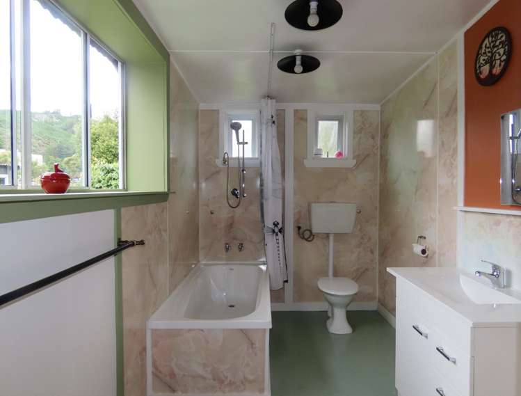 69 Shiel Street Reefton_14