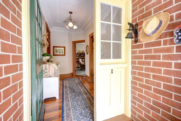 31 Holyhead Street Outram_2