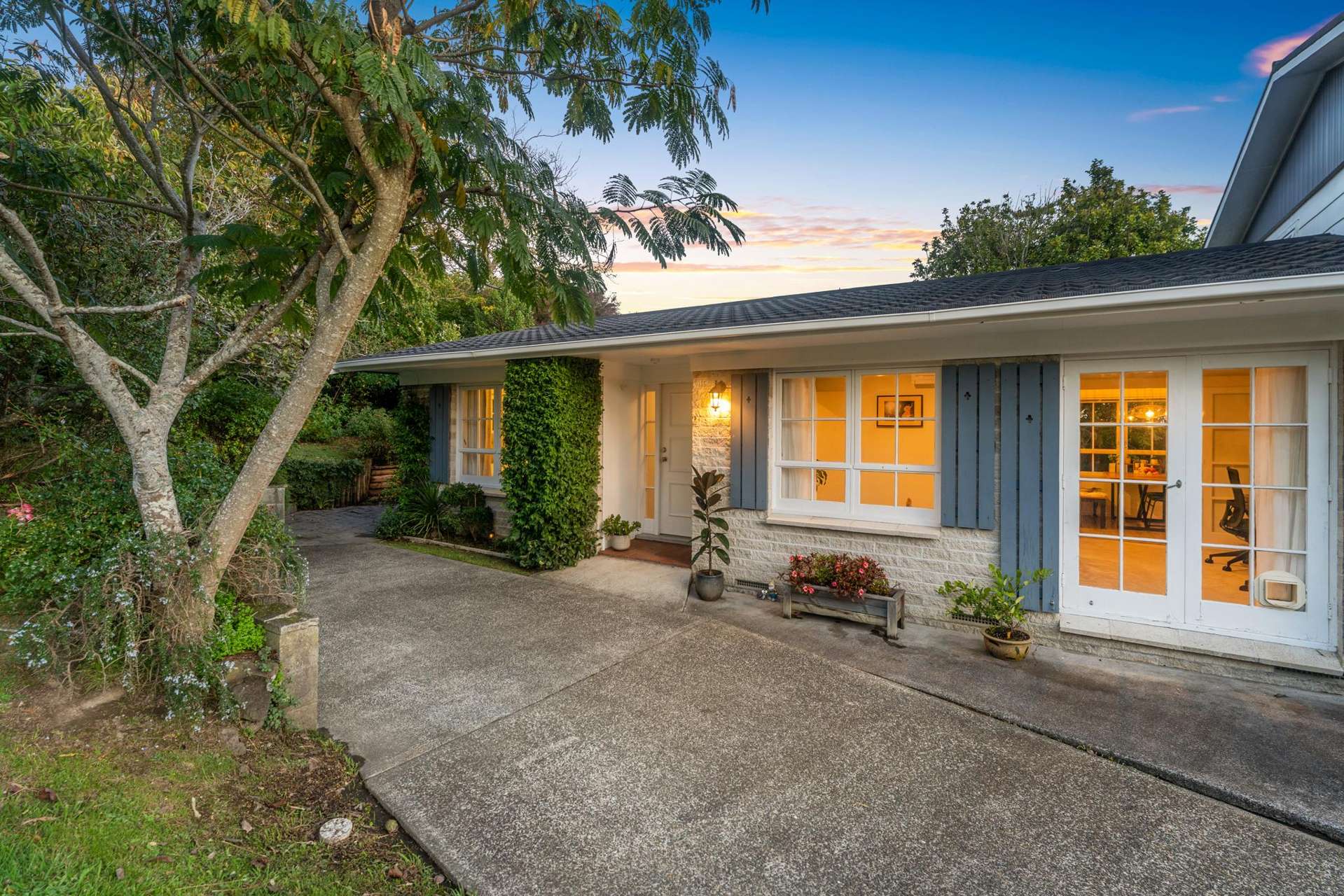 2/220 East Coast Road Forrest Hill_0