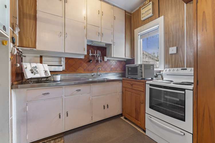 77 Shamrock Street Takaro_6