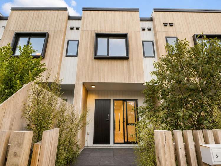 6 Tokarewa Close_0