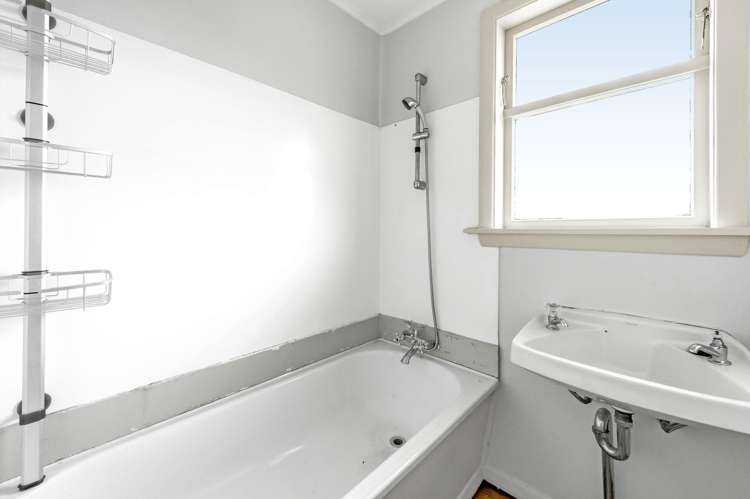 5695 West Coast Road Springfield_21