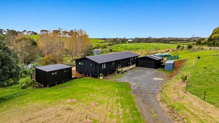 2 Craig Road Pollok_4