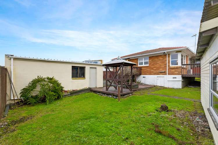 21 Bodi Place Te Atatu South_11