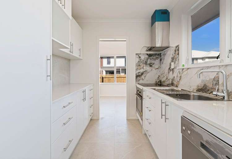 14 Tairere Crescent Rosehill_5