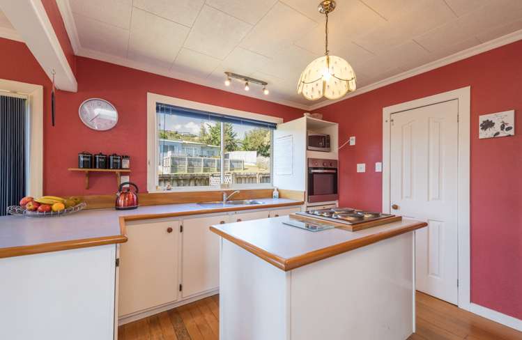 22 Maitland Avenue Stoke_7