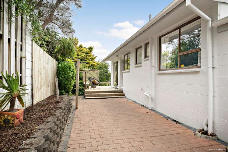 1/7 Leigh Terrace Glenfield_7