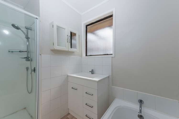 171 Solar Road Glen Eden_9