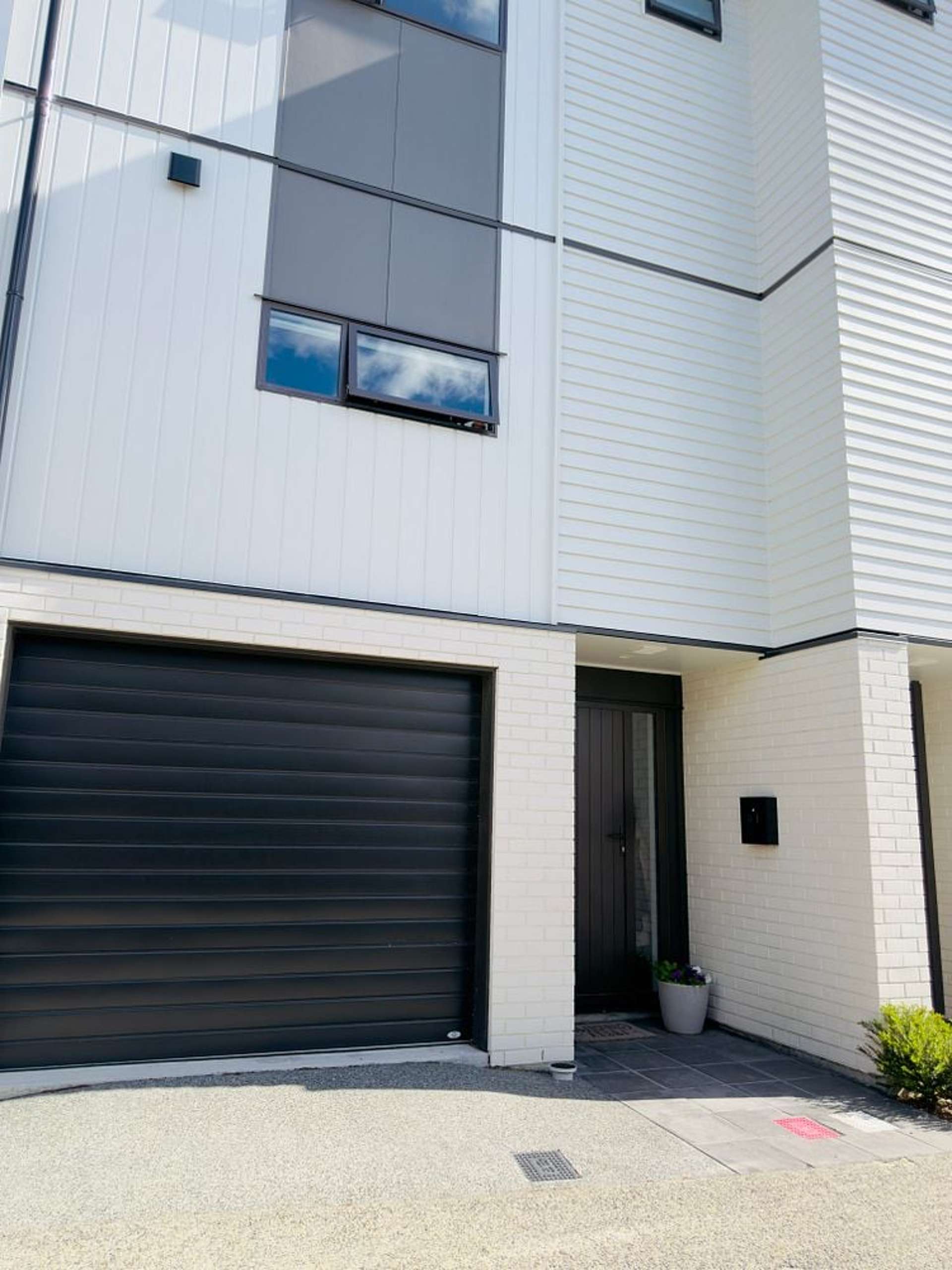 6/1 Myrtle Street Hutt Central_0