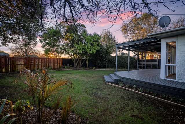 15 Denniston Crescent Redwood_1